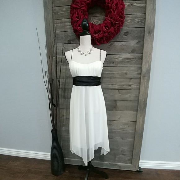 Speechless Dresses & Skirts - Speechless 💋 Strapless dress